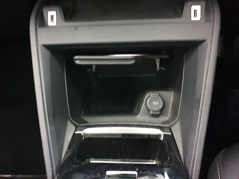 More views of Citroen e-C4