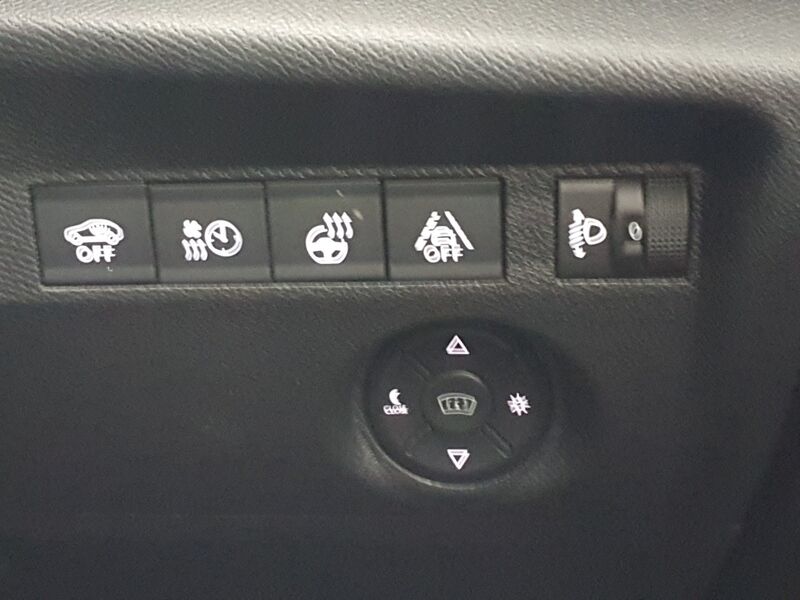 More views of Citroen e-C4