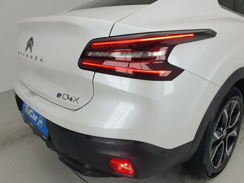 More views of Citroen e-C4 X