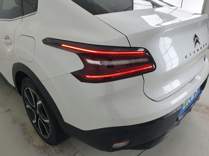 More views of Citroen e-C4 X