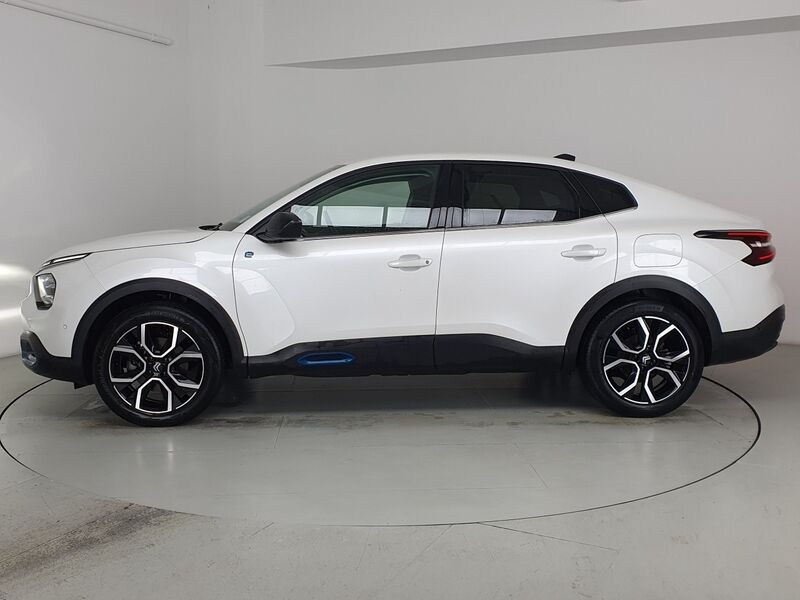 More views of Citroen e-C4 X