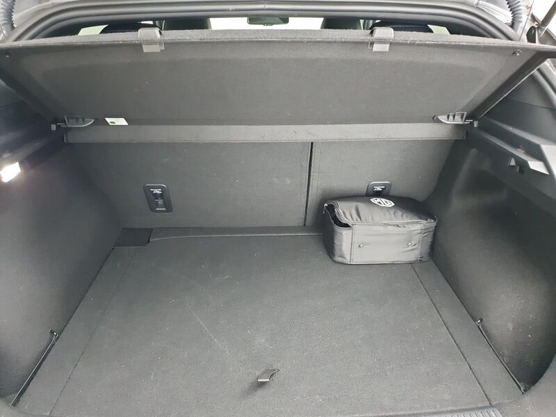 More views of MG MG4