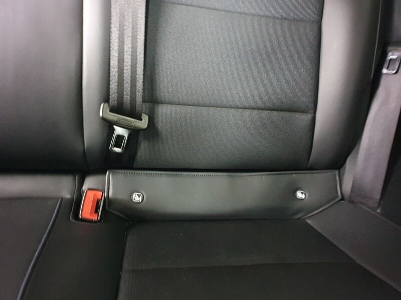 More views of MG MG4