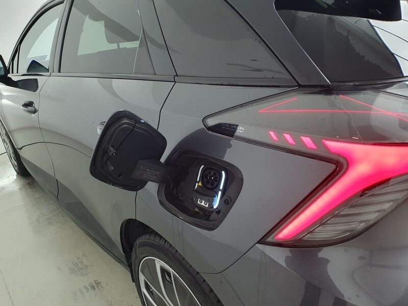 More views of MG MG4