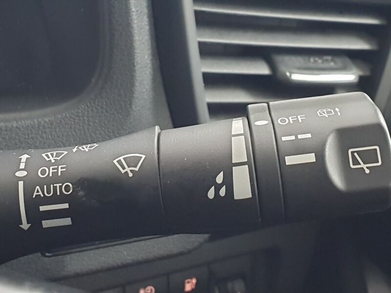 More views of Nissan Leaf