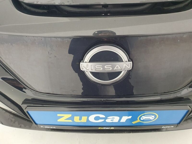 More views of Nissan Leaf