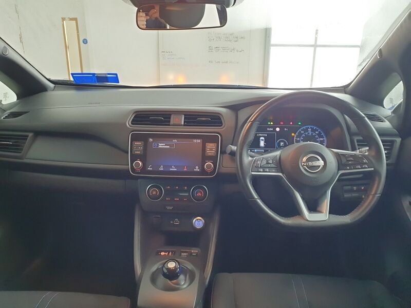 More views of Nissan Leaf