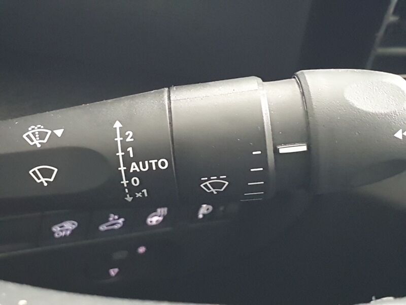 More views of Citroen e-C4 X