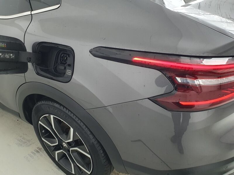 More views of Citroen e-C4 X