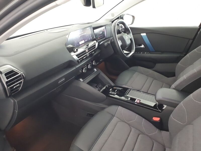 More views of Citroen e-C4 X