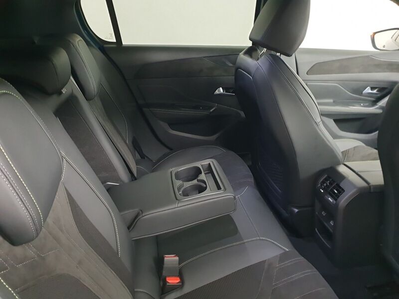 More views of Peugeot 308