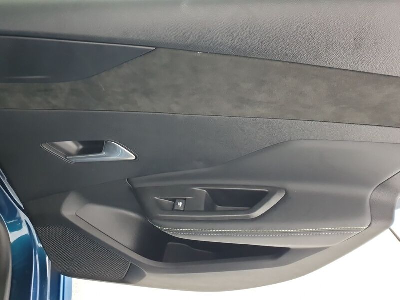 More views of Peugeot 308