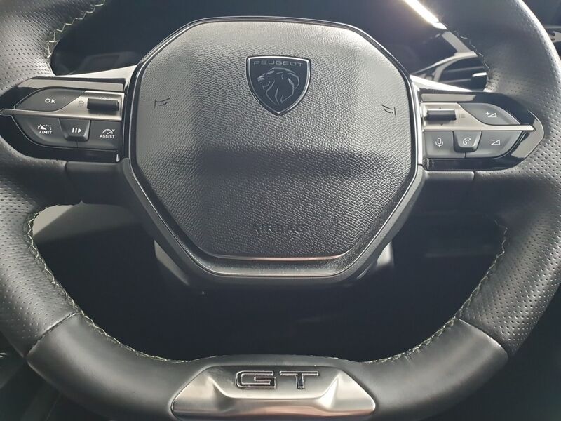 More views of Peugeot 308