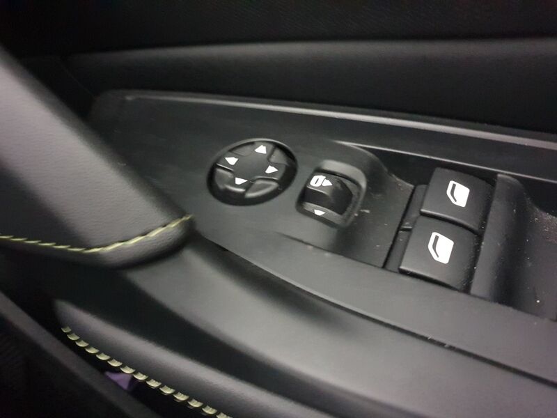 More views of Peugeot 308