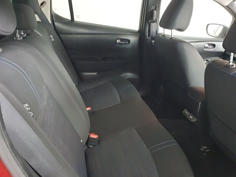 More views of Nissan Leaf