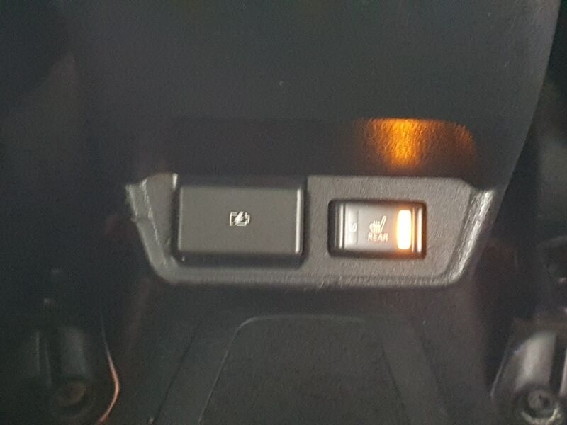 More views of Nissan Leaf