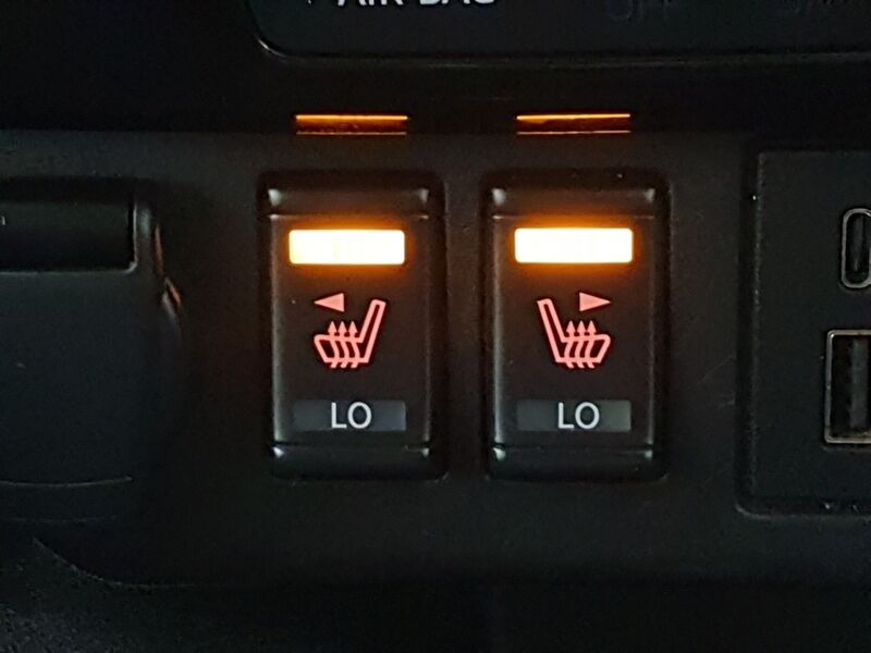 More views of Nissan Leaf