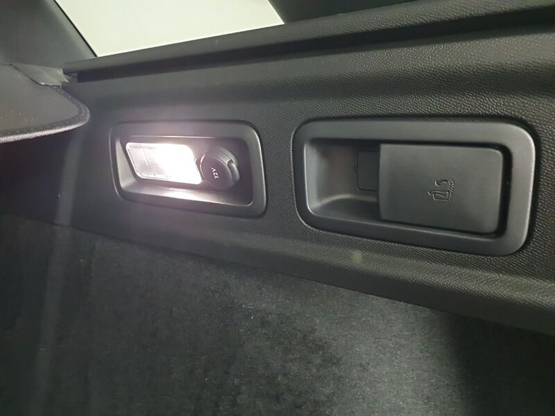 More views of Peugeot 308