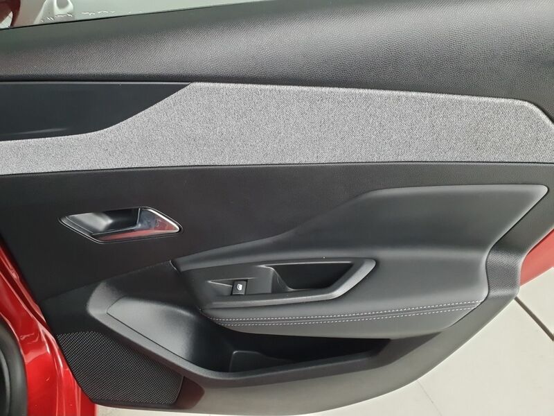 More views of Peugeot 308