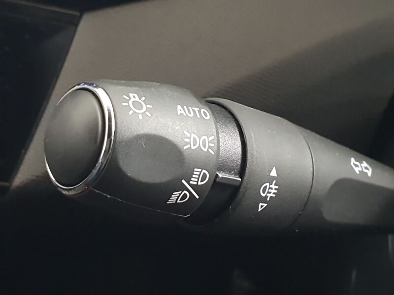 More views of Peugeot 308