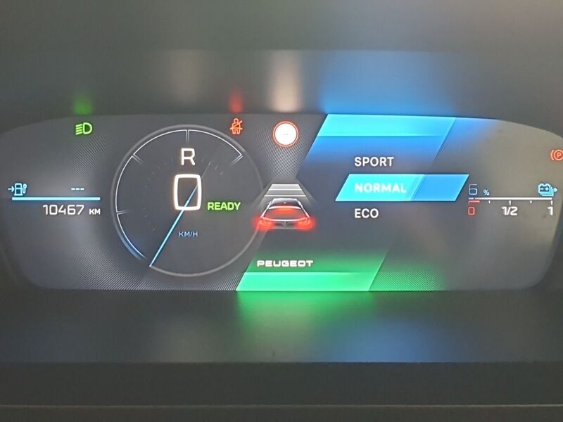 More views of Peugeot 308