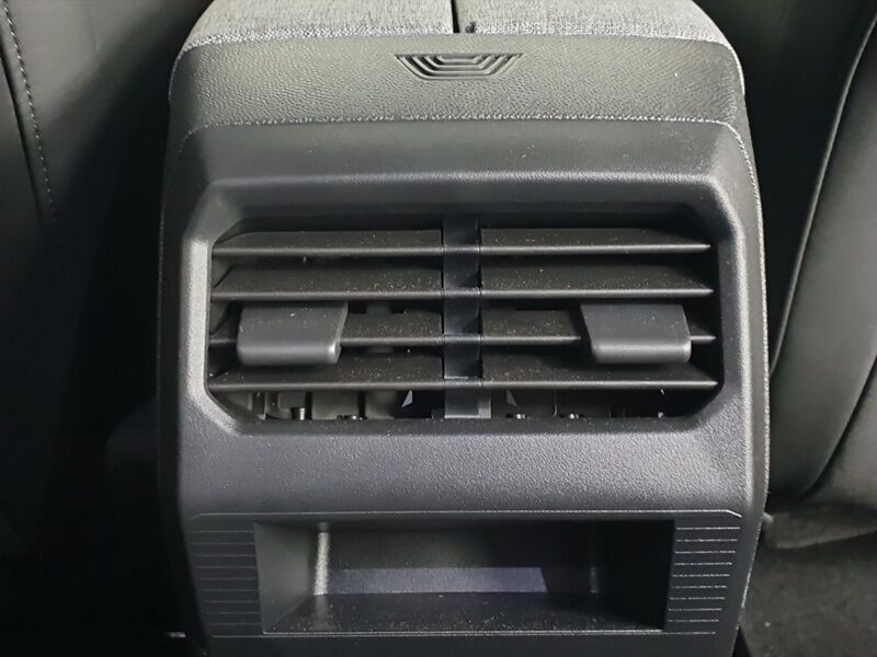 More views of Peugeot 3008