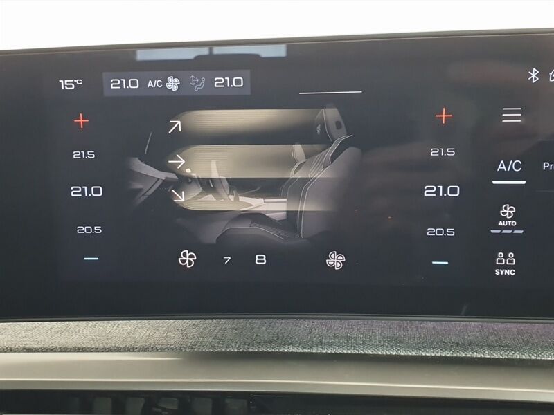 More views of Peugeot 3008