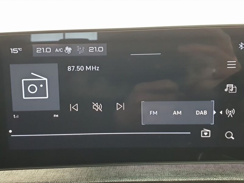 More views of Peugeot 3008