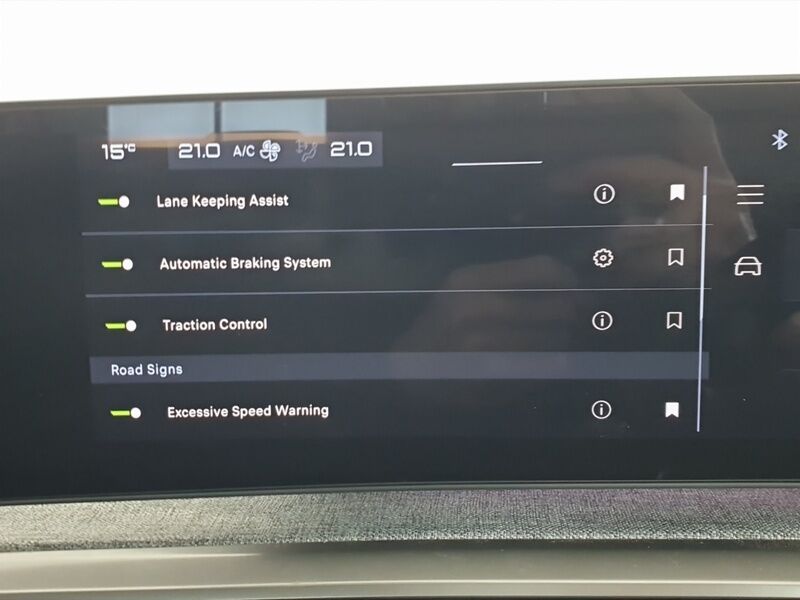 More views of Peugeot 3008