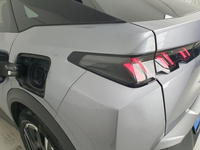 More views of Peugeot 3008