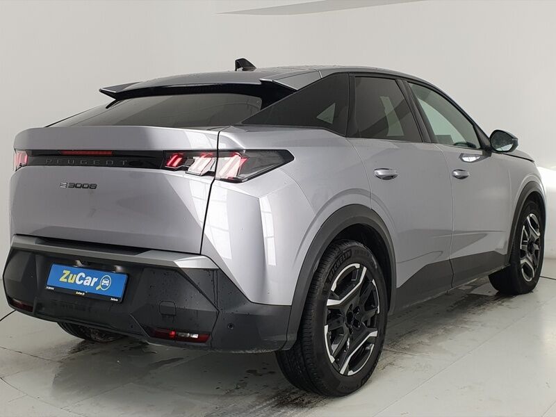 More views of Peugeot 3008