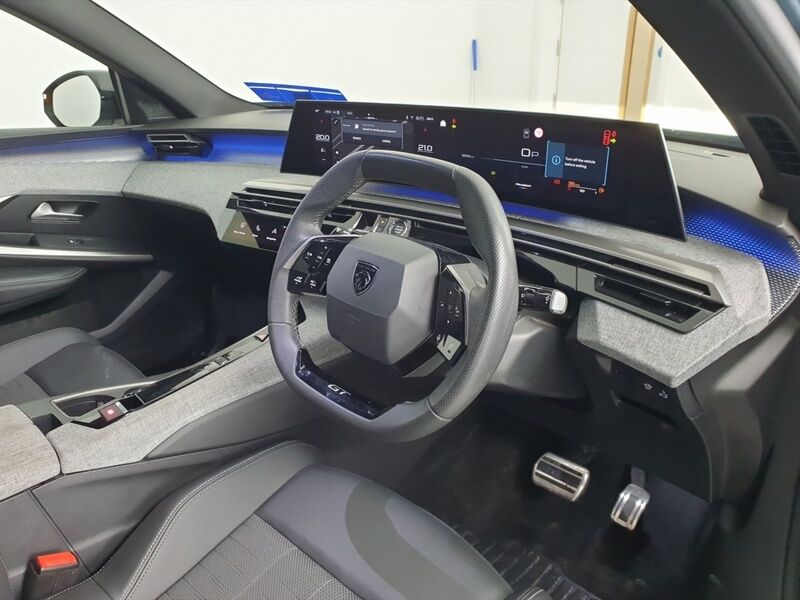 More views of Peugeot 3008