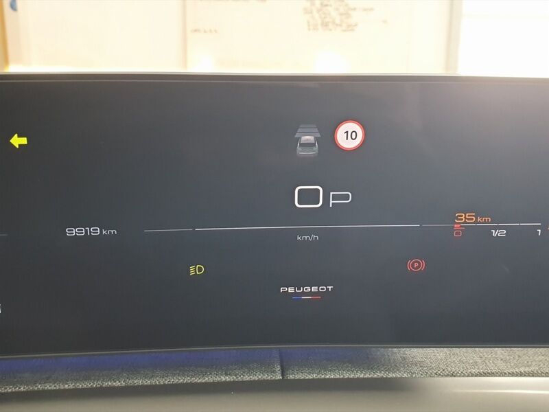 More views of Peugeot 3008