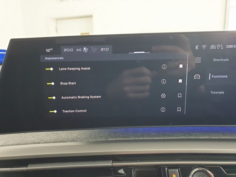 More views of Peugeot 3008