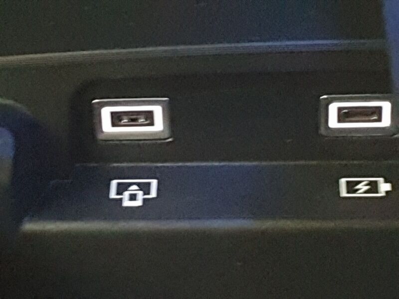 More views of Peugeot 3008