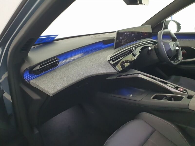 More views of Peugeot 3008