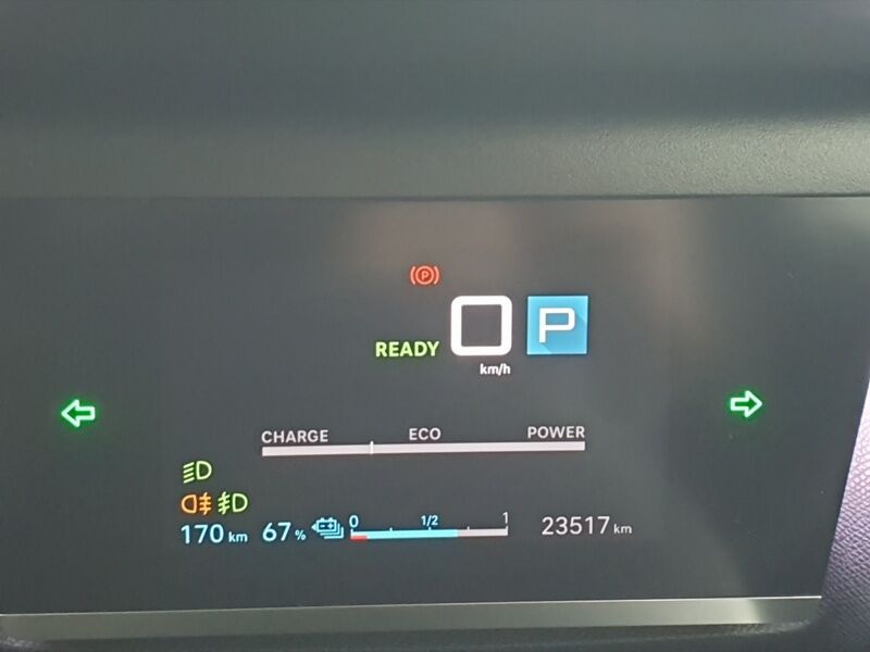 More views of Citroen e-C4 X