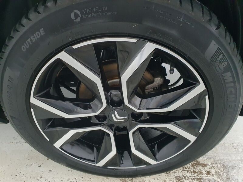 More views of Citroen e-C4 X