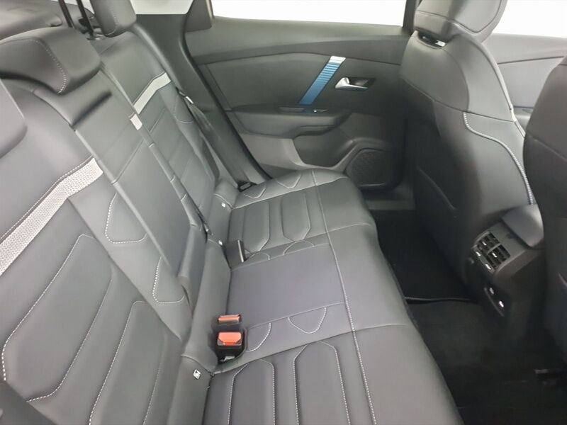 More views of Citroen e-C4 X