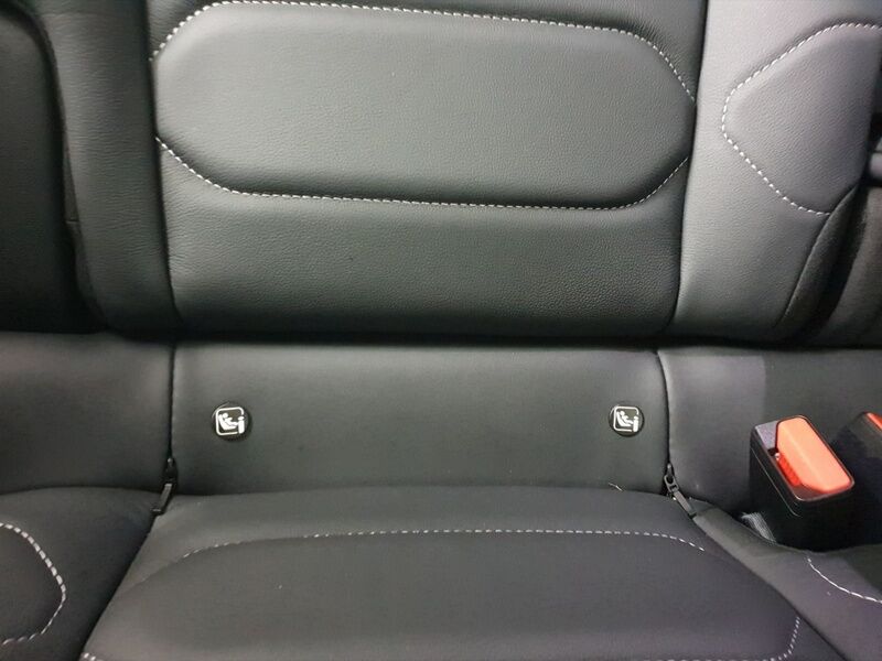 More views of Citroen e-C4 X