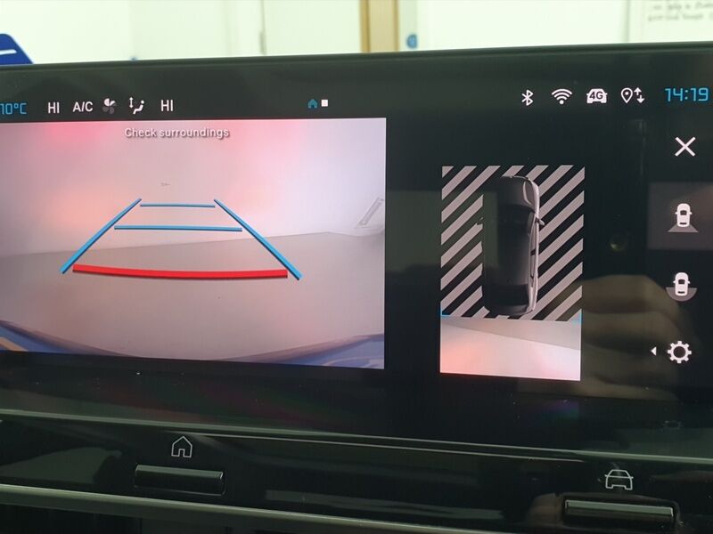 More views of Citroen e-C4 X