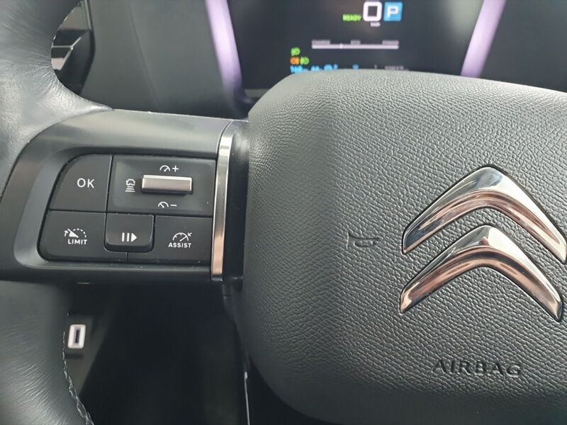 More views of Citroen e-C4 X