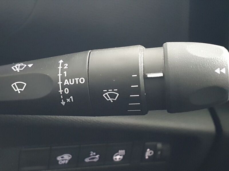 More views of Citroen e-C4 X