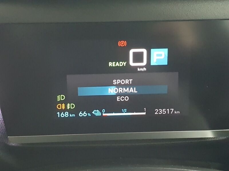 More views of Citroen e-C4 X