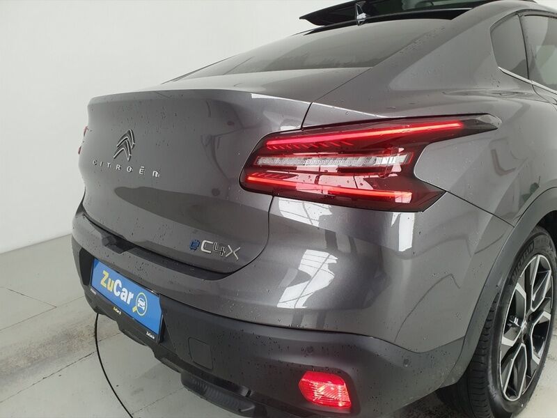 More views of Citroen e-C4 X