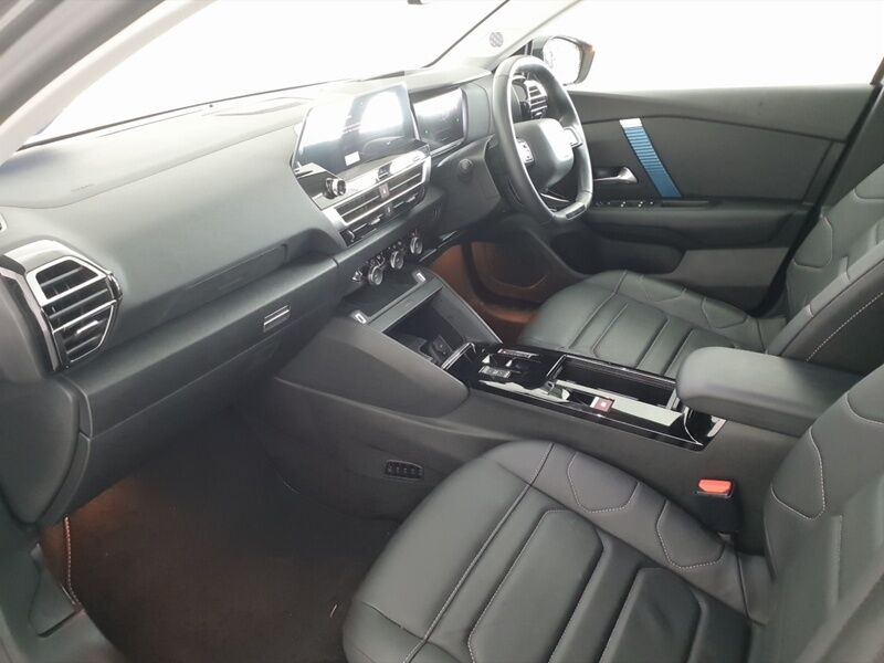 More views of Citroen e-C4 X