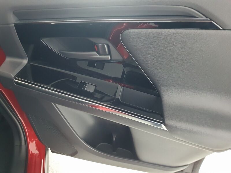 More views of Subaru Solterra