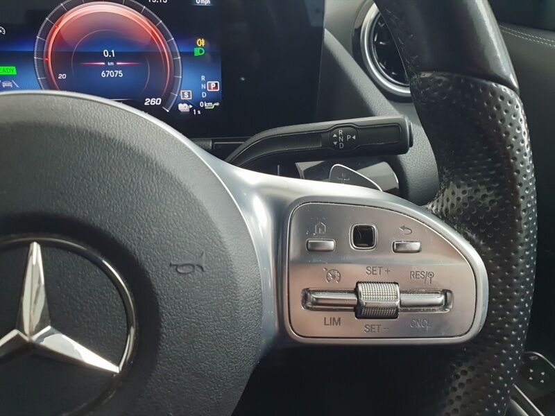 More views of Mercedes-Benz GLA