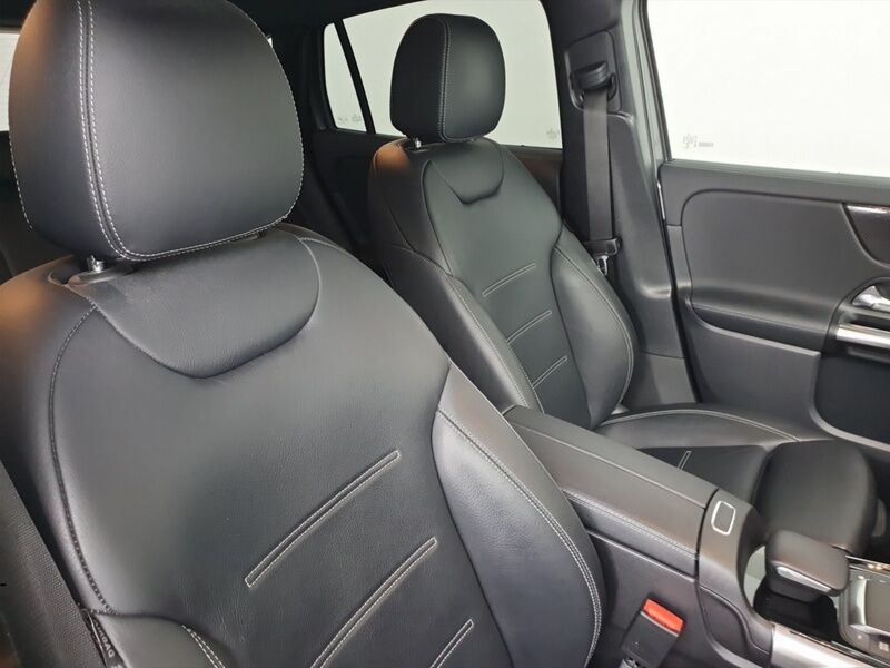 More views of Mercedes-Benz GLA