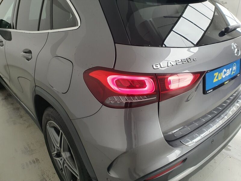 More views of Mercedes-Benz GLA